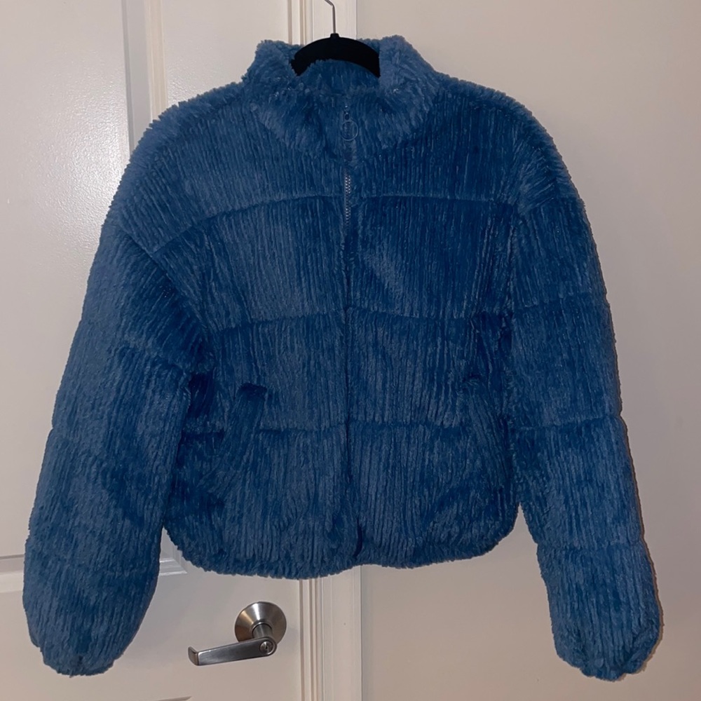cropped fuzzy blue jacket size S